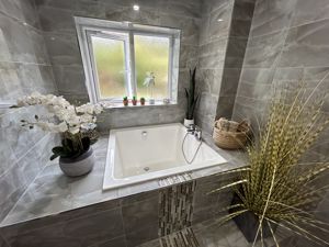 Photo 25- click for photo gallery